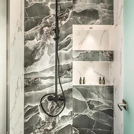 Lumior Lux Essence By 'elite' Kalliteros