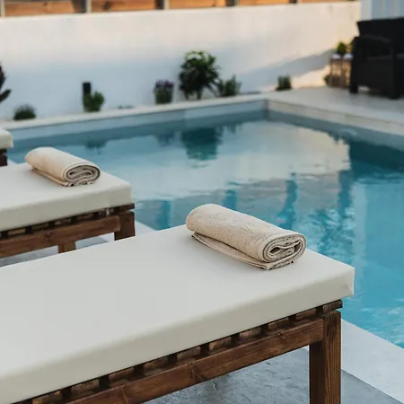 ヴィラ Lumior Lux Essence By 'elite' *