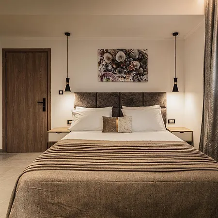 Lumior Lux Essence By 'elite' ヴィラ