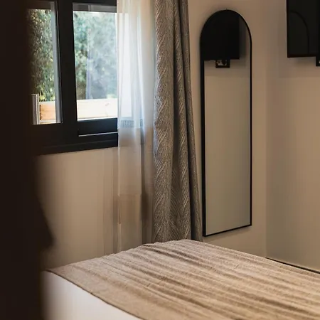 Lumior Lux Essence By 'elite' * Ζάκυνθος Πόλη